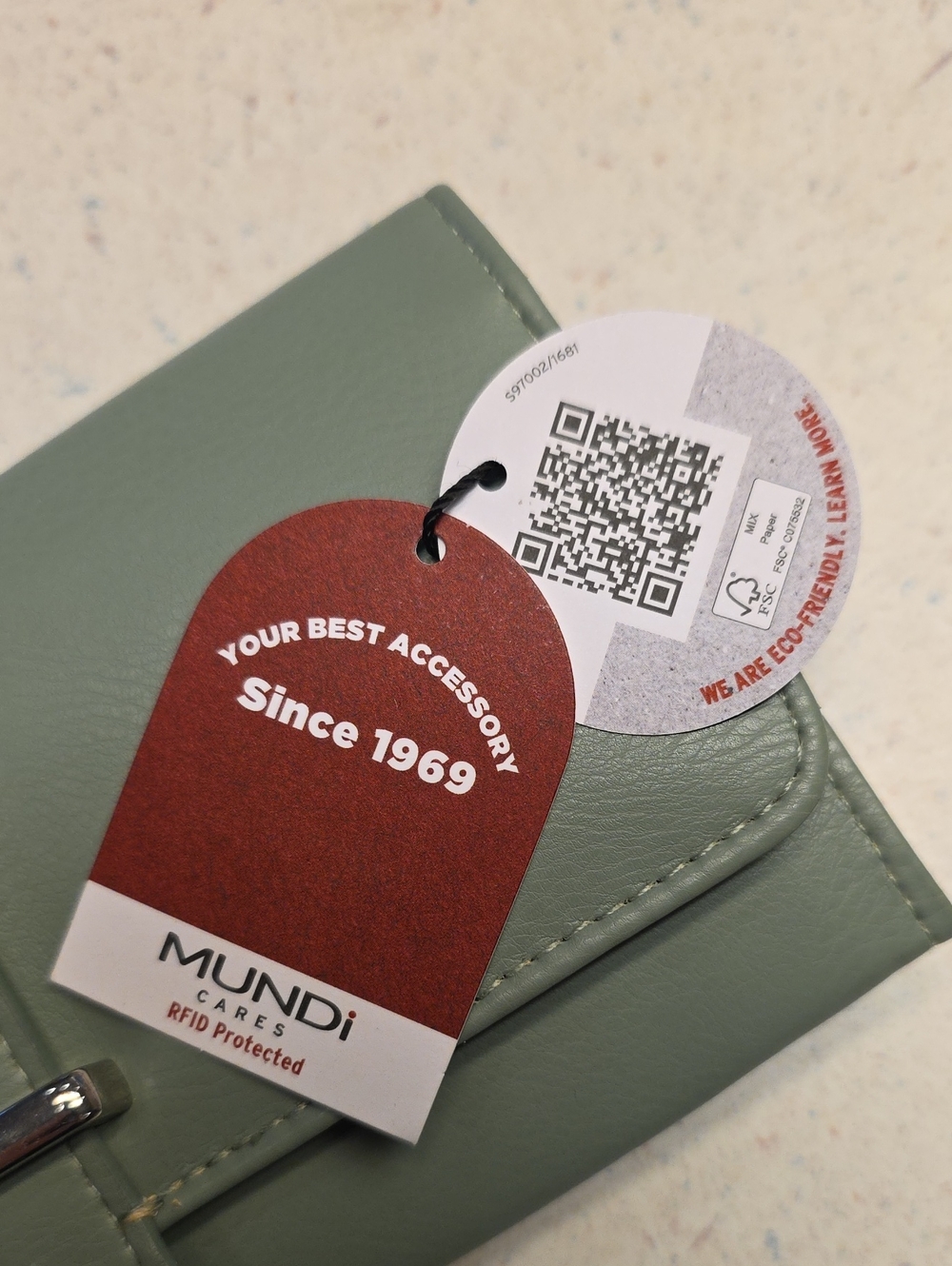 Mundi Sage Green Faux Leather Clutch Wallet RFID Protection Tri-Fold - NEW - Picture 4 of 6